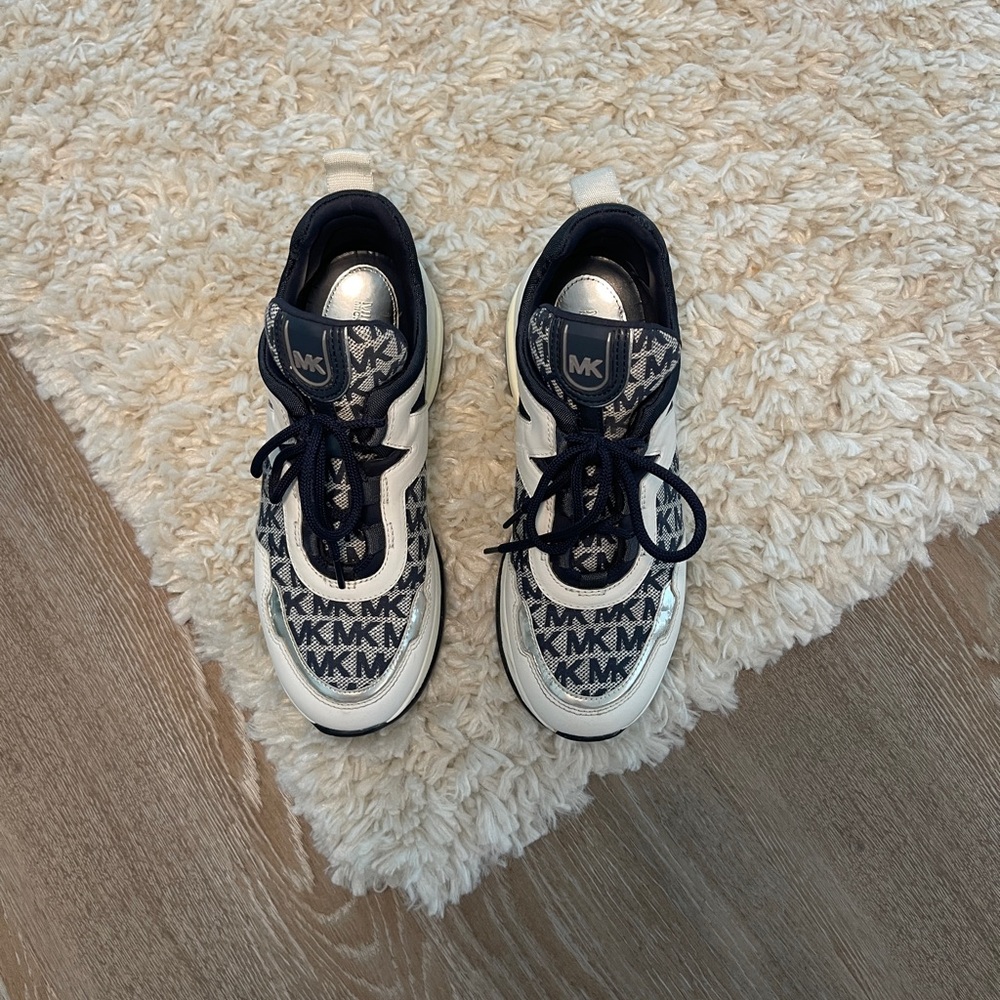 Michael Kors Olympia Monogram Sneakers. Women’s size 7